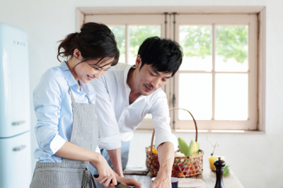 共働き夫婦約6割が「新婚時は現在よりも料理に手をかけていた」と回答