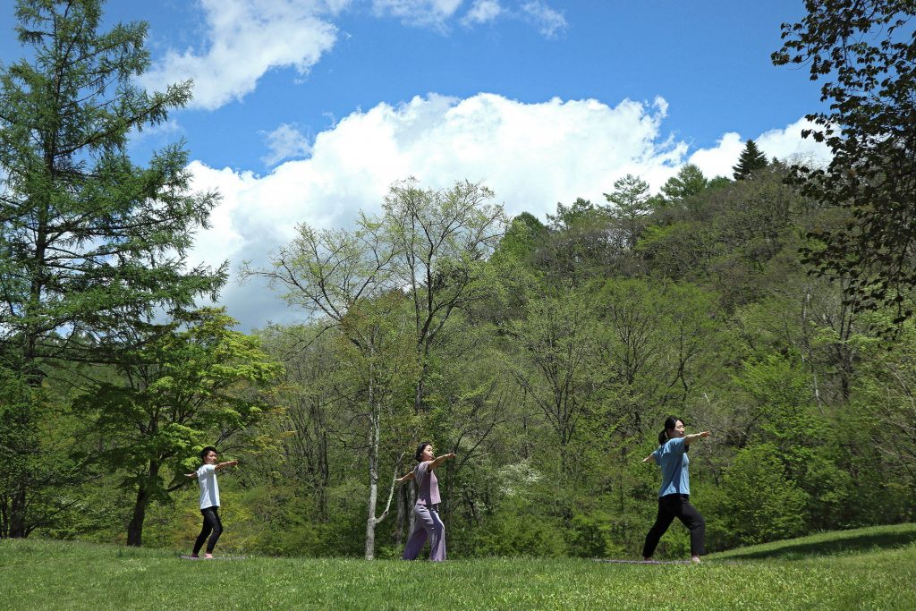 夏休みは軽井沢で！森の中で美しくなるフィットネスプログラム
